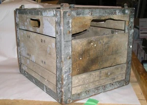 Vintage 1957 Twin Pines Dairy - 6 Milk Bottle Crate Carrier Holder - Detroit - Picture 1 of 10