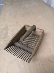 Antiker Heidelbeerkamm aus Holz plus Metall - Bild 1 von 2
