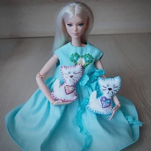 OOAK Barbie Skipper Puppe Zubehör - weiße Filzkatze mit GOOGLY EYES. Konvolut 2 Kat. - Bild 1 von 11