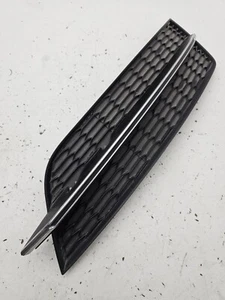 2016 2017 2018 FRONT RIGHT BUMPER GRILLE PLATE FOG LIGHT COVER OEM 4G8807152D - Picture 1 of 4