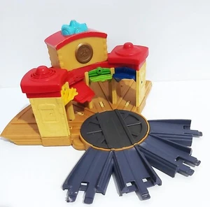 CHUGGINGTON Assorted PIECES - TRACKS - LAUNCH & GO ROUNDHOUSE - REPAIR STATION - Picture 1 of 12