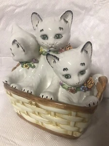 VINTAGE CERAMIC KITTENS IN BASKET MADE IN ITALY SEE DESCRIPTION - Picture 1 of 8