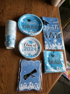 Suministros de decoración de fiestas de graduación, felicitaciones grado 102 piezas juego 50 platos, 25 tazas Foto 1 de 4