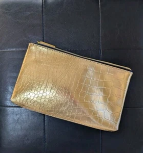 Estee Lauder Gold Patent Makeup Pouch or Zip Purse, Gold hardware with Logo - Picture 1 of 8