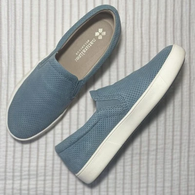 Naturalizer Marianne Perforated Denim Blue LEATHER Slip On Sneaker Size US 7 - Image 1 of 4