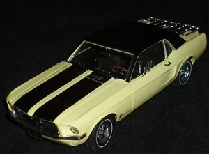 Ford Mustang 1967 Greenlight cupé "ski country special" nuevo en caja dañado - Imagen 1 de 19