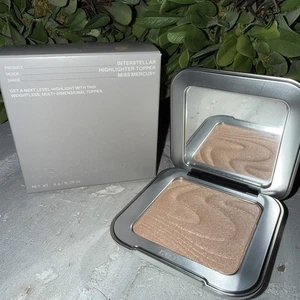 R.E.M. Beauty Interstellar Highlighter Topper Miss Mercury Full Size REM Neu im Karton - Bild 1 von 4