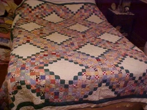 TRIPLE IRISH CHAIN QUILT, VERY STRIKING 1930s; GREEN BORDERS - Picture 1 of 7