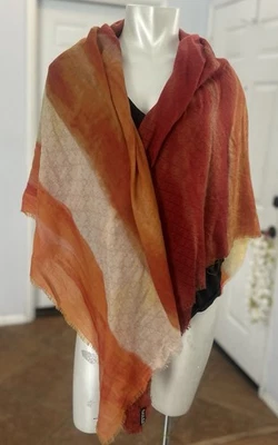 Bufanda Gucci Sunrise 100 % cachemir dobladillo deshilachado de lujo hecha en Francia 50x50 pulgadas Foto 1 de 4