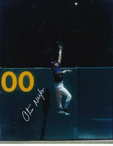 OTIS NIXON MINNESOTA TWINS ACTION SIGNED 8x10 - Picture 1 of 1