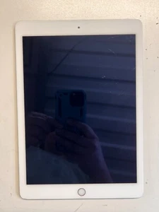 LCD Display Touchscreen & Digitizer für iPad Air 2 (weiß) Grade A - Bild 1 von 3