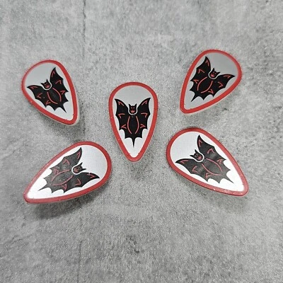 Paquete de 5 bloques de escudo de murciélago clásicos personalizados accesorios para minifiguras D7DPA4 Foto 1 de 3