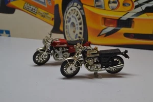 VINTAGE MOTORCYLES - MV AGUSTA / YAMAHA  - 1/24  SCALE MODEL  MOTORBIKE unboxed - Picture 1 of 9