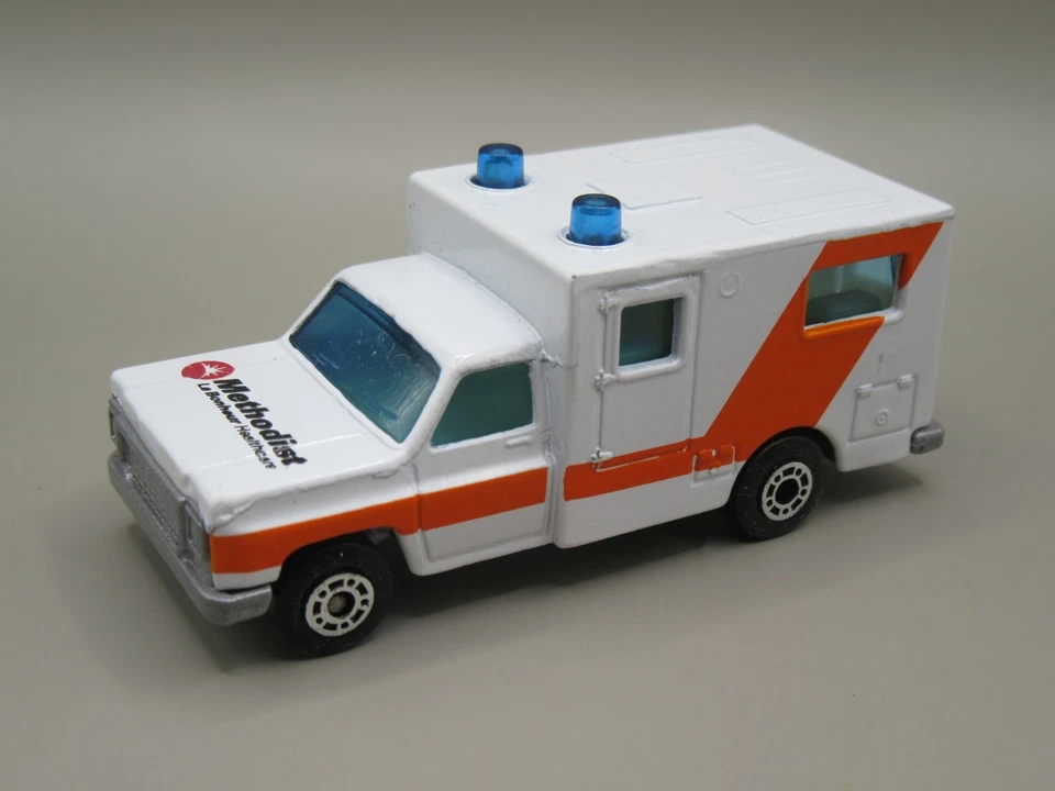 Matchbox Superfast No.25 Chevrolet Ambulance "Methodist LeBonHeur Healthcare" - Image 1 of 4