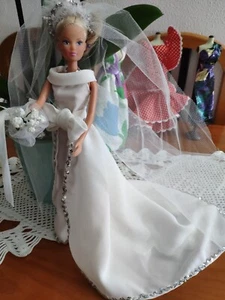 ABITO DA SPOSA Fashion Doll fatto a mano - Bambola non inclusa. Modello III - Foto 1 di 2