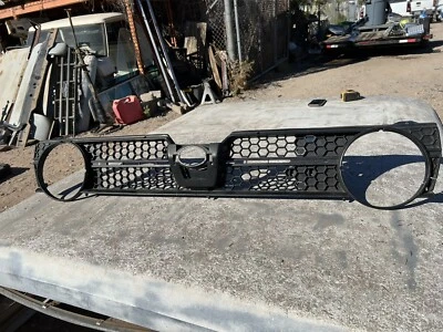 78-81 Subaru Brat Grille - Image 1 of 4