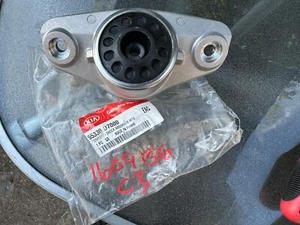 GENUINE HYUNDAI TUCSON 2015-2021 SUSPENSION STRUT SUPPORT MOUNT 55330-D7000 - Picture 1 of 5
