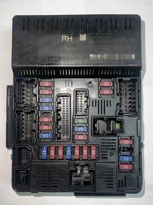 Nissan Murano 2015-2018 caja de fusibles control de potencia 284B7 3TS2B - Imagen 1 de 2