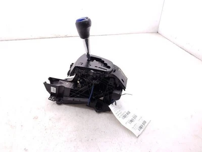 Toyota Prius C 2013 dos 1,5 L tracción delantera con palanca de cambios automática  Foto 1 de 4