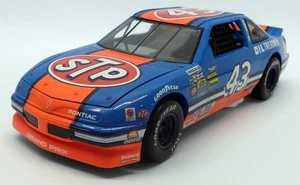 Ertl 1/18 Scale 7461 - Richard Petty STP Grand Prix Nascar - Picture 1 of 4