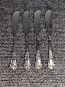 4 Pezzi Oreida Community Reliance Piatto Argento Piatto Burro Coltelli Wildwood A1 - Foto 1 di 7