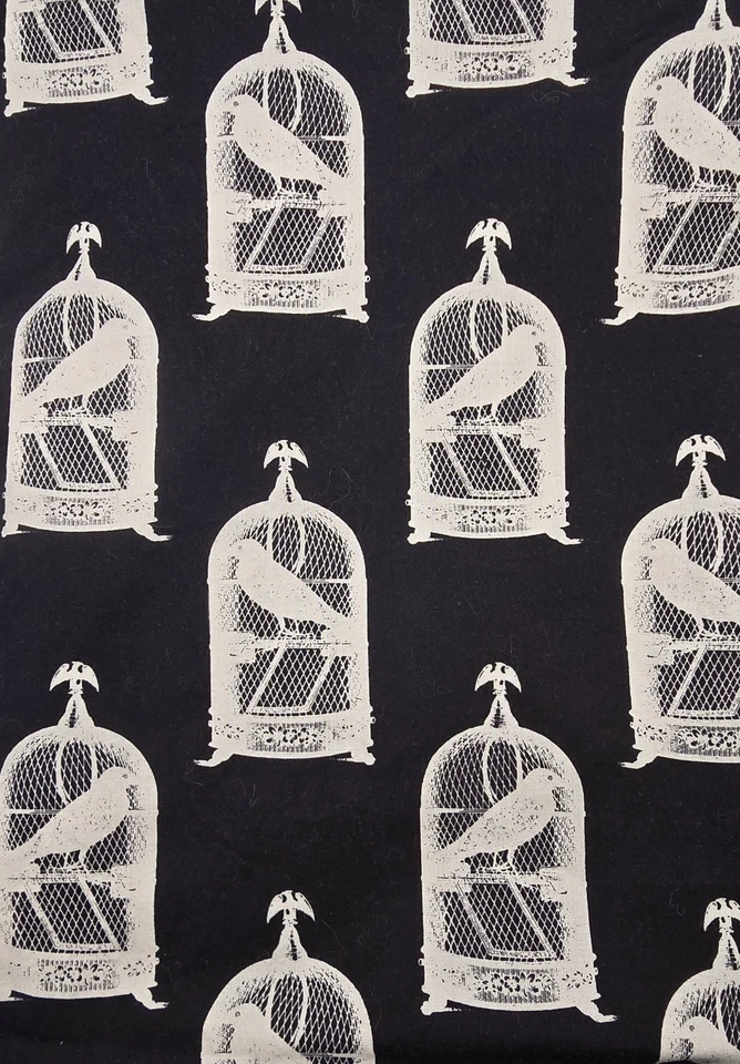 Tela negra Nevermore Raven gótica victoriana 1 yarda Foto 1 de 1