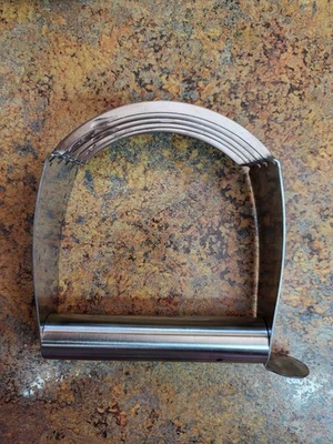 Cortador y licuadora de masa y pastelería de acero inoxidable Martha Stewart Foto 1 de 3