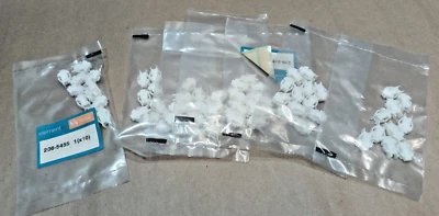 **CANTIDAD 70 piezas** Elemento Farnell 14 clips, blanco, parte# 206-5455. Nuevo. Foto 1 de 3