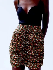 Zara Damen Minirock Drapiert Rüschen Mehrfarbig Blumenmuster Größe Small Neu mit Etikett - Bild 1 von 8