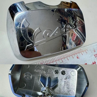 2009 2010 Original Piaggio Vespa LX50 OEM Fairing Emblem Cover 623336 W/Screw - Image 1 of 4