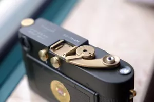 2 STCK. Kamera Blitz Staub Stecker Abdeckung Kappe für Leica M3 M2 M4 M5 M6 M7 MP Kamera - Bild 1 von 12