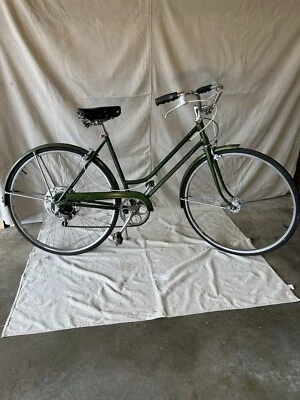 Original Vintage Aug. 1971 Schwinn (Chicago) Women's Bicycle - Image 1 of 4