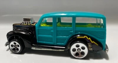 ** Woodie Hot Wheels 40’s 1998 vintage ~ verde azulado con guardabarros negros como nuevo ** Foto 1 de 4