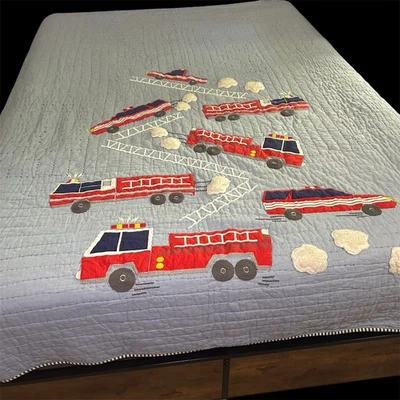 Edredón completo/queen Pottery Barn Kids Wyatt Firetruck Foto 1 de 4