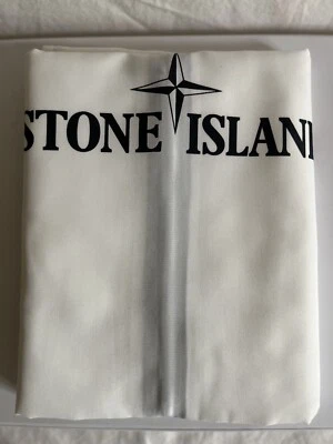 STONE ISLAND Kleidersack Kleiderhülle Weiß Ca. 110 x 65 cm Aktuelles Modell NEU! - Bild 1 von 3