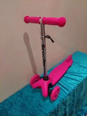 Kinder Scooter Mit LED -Räder   - Bild 1 von 4