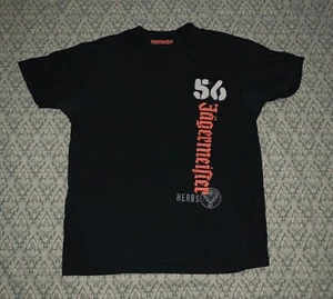 Maglietta Jagermeister 56 Herbs Jagermeifter Uomo XL cotone nero 22x27 - Foto 1 di 4