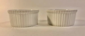 2er Set Apilco Frankreich kleine Auflaufförmchen klassisch weiß Plissee 3,5" mal 1,625" - Bild 1 von 9