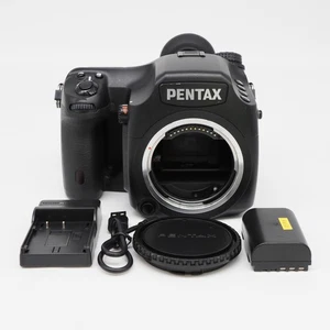Pentax 645D 40MP Digital SLR Camera Body(Shutter Count:4463)[Near Mint ] - Picture 1 of 9