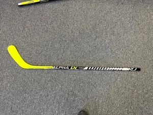 WARRIOR ALPHA LX GRIP JUNIOR COMPOSITE HOCKEY STICK 30 FLEX - Picture 1 of 10