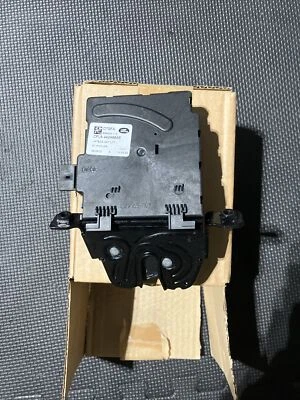 LR070126 - Range Rover Sport 2013-21 pestillo de puerta trasera eléctrico - nuevo fabricante original Foto 1 de 3