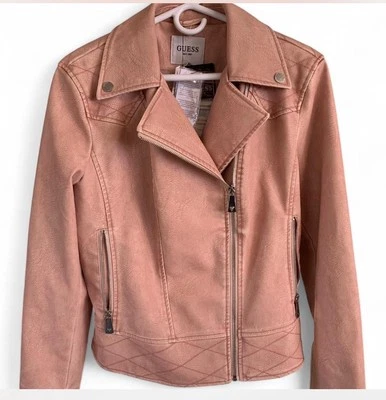 Chaqueta de Cuero Rosa Asimétrica Estilo Moto Guess Foto 1 de 4