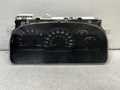 2001 Suzuki Vitara XL-7 cluster speedometer tach gauges instrument panel oem  - Image 1 of 4