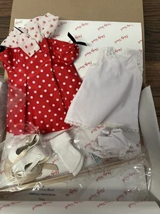 3 trajes de muñeca Shirley Temple "Baby take a Bow" "Wee Willie Winkie" "Curly Top" - Imagen 1 de 4