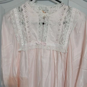 Vintage 70er Christian Dior Nachthemd Damen Medium Baby Rosa mit Spitzenbesatz Neu mit Etikett - Bild 1 von 11