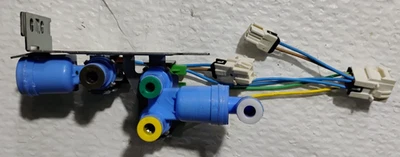 Válvula de agua solenoide triple para refrigerador Frigidaire Electrolux OEM sin usar 5304525994 Foto 1 de 3