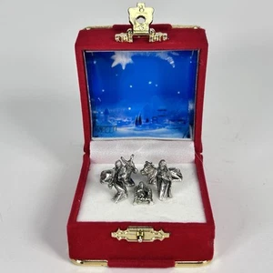 Miniatur Krippe Set Krippe im quadratischen roten Samt Etui mit Goldakzenten - Bild 1 von 11