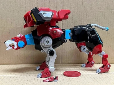 Playmates Voltron 2017 Combinable Red Lion Action Figure loose packed - Image 1 of 4