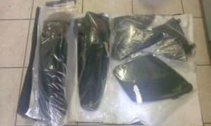 KUNSTSTOFFSET 4 STÜCK KTM EXCF 250 400 520 2001 2002 FARBE SCHWARZ SCHWARZ - Bild 1 von 1