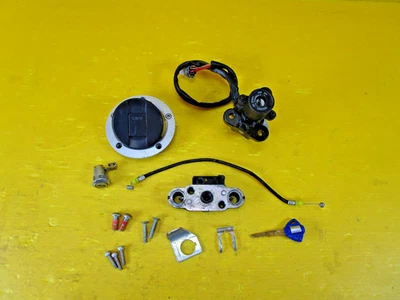 05-25 2005-2025 SUZUKI GSXR 600 750 1000 LOCK SET IGNITION SWITCH GAS CAP KEY OE - Image 1 of 4